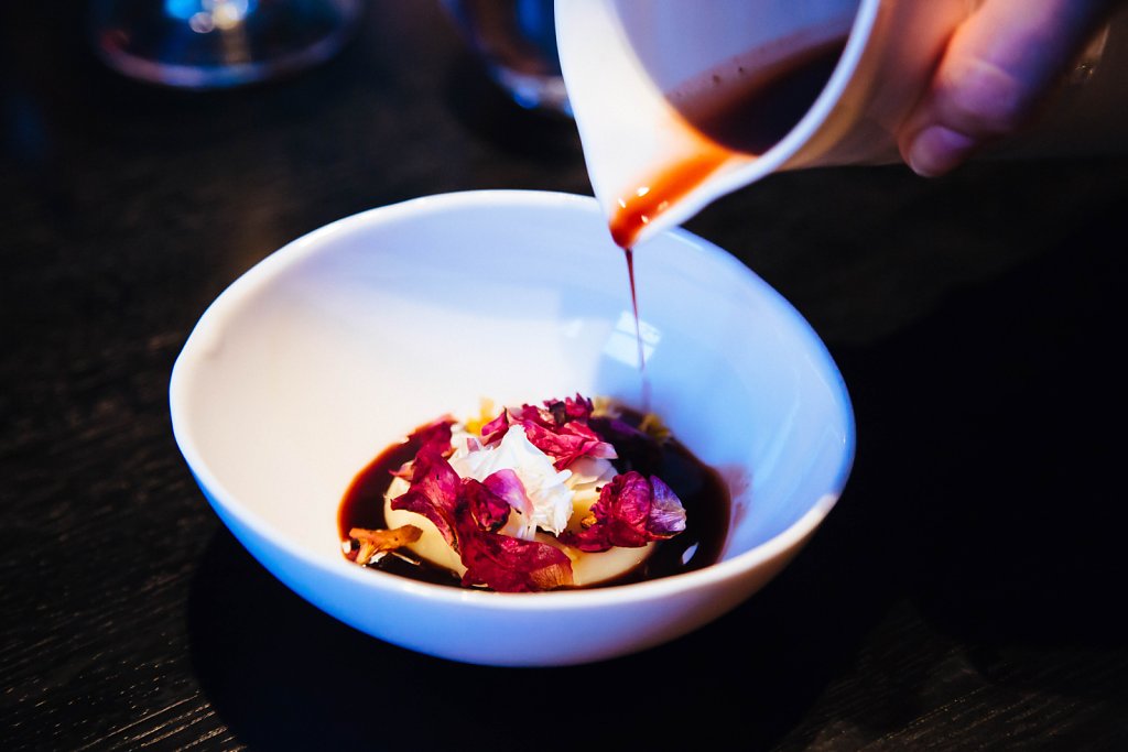 Potatoes, marrow, grilled roses  with sauce from the haulm of beetroot