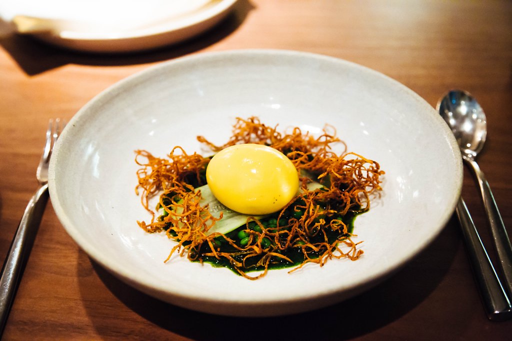 Marinated Taiyouran egg, legumes and rocket